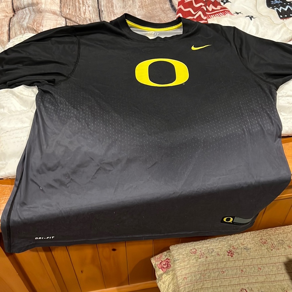 Men’s Nike Oregon Dri-Fit Performance T-Shirt-SZ: XL